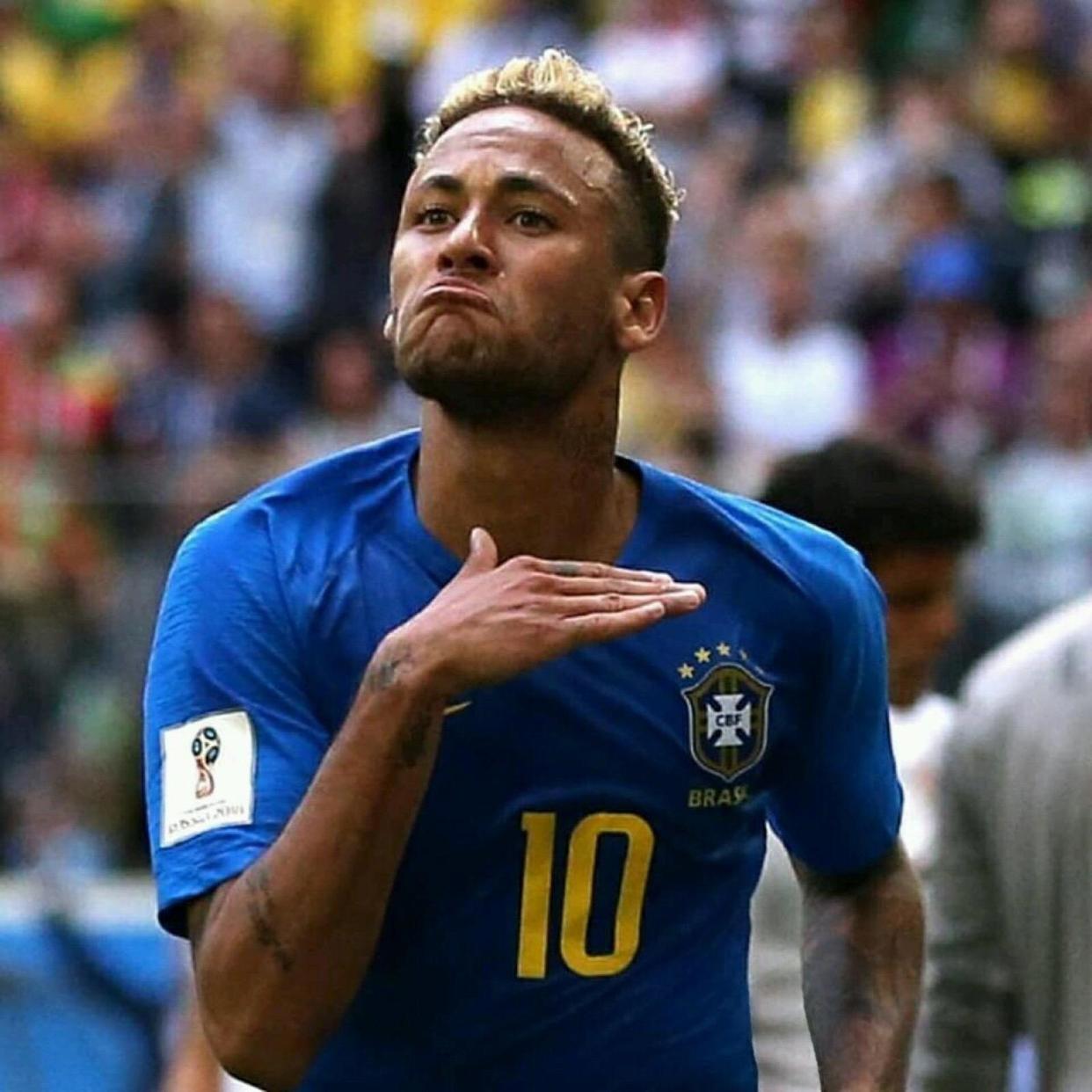 包含葡萄牙强势荷兰，内马尔爆发神勇的词条