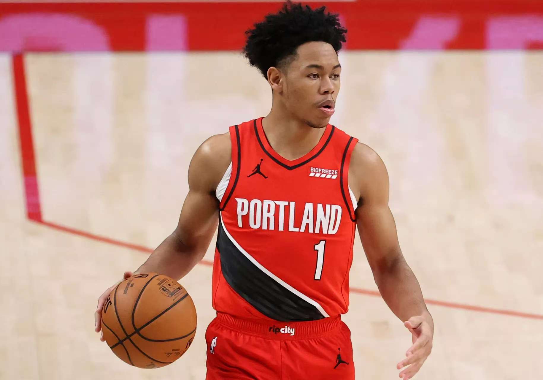 开拓者主帅公开批评球员表现,要求全队振作的简单介绍 开拓者主帅公开批评球员表现,要求全队振作的简单介绍