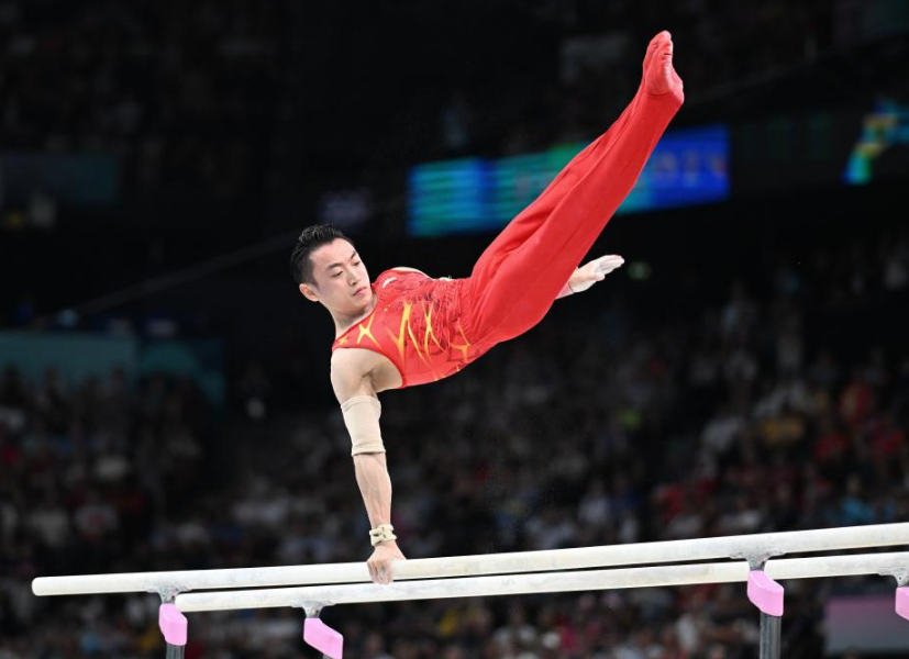 中国体操队表现抢眼，跻身决赛