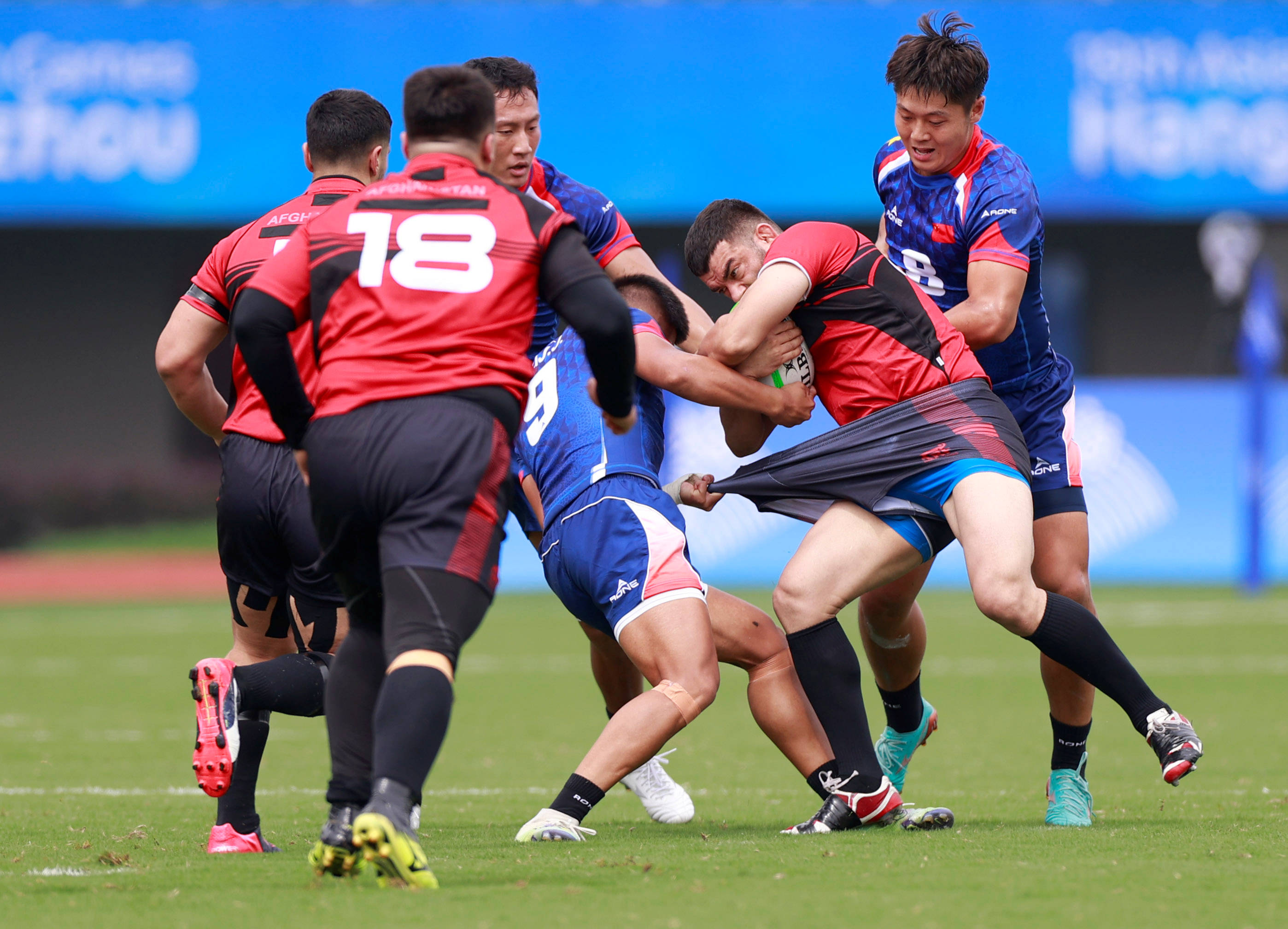 开云体育平台APP-哥伦比亚选手勇夺橄榄球比赛