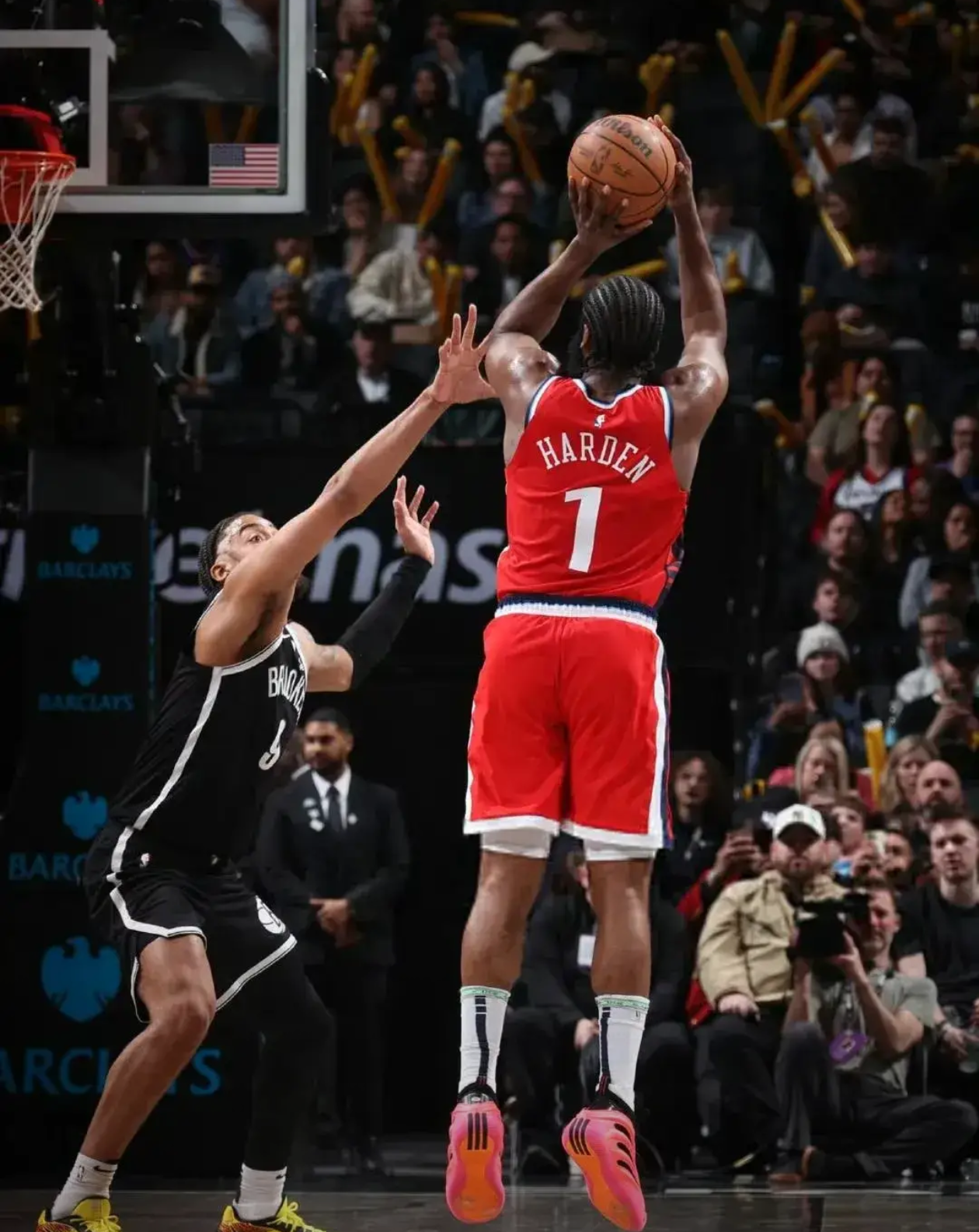 快船力擒太阳，保住希望！全力争取晋级决赛机会的简单介绍