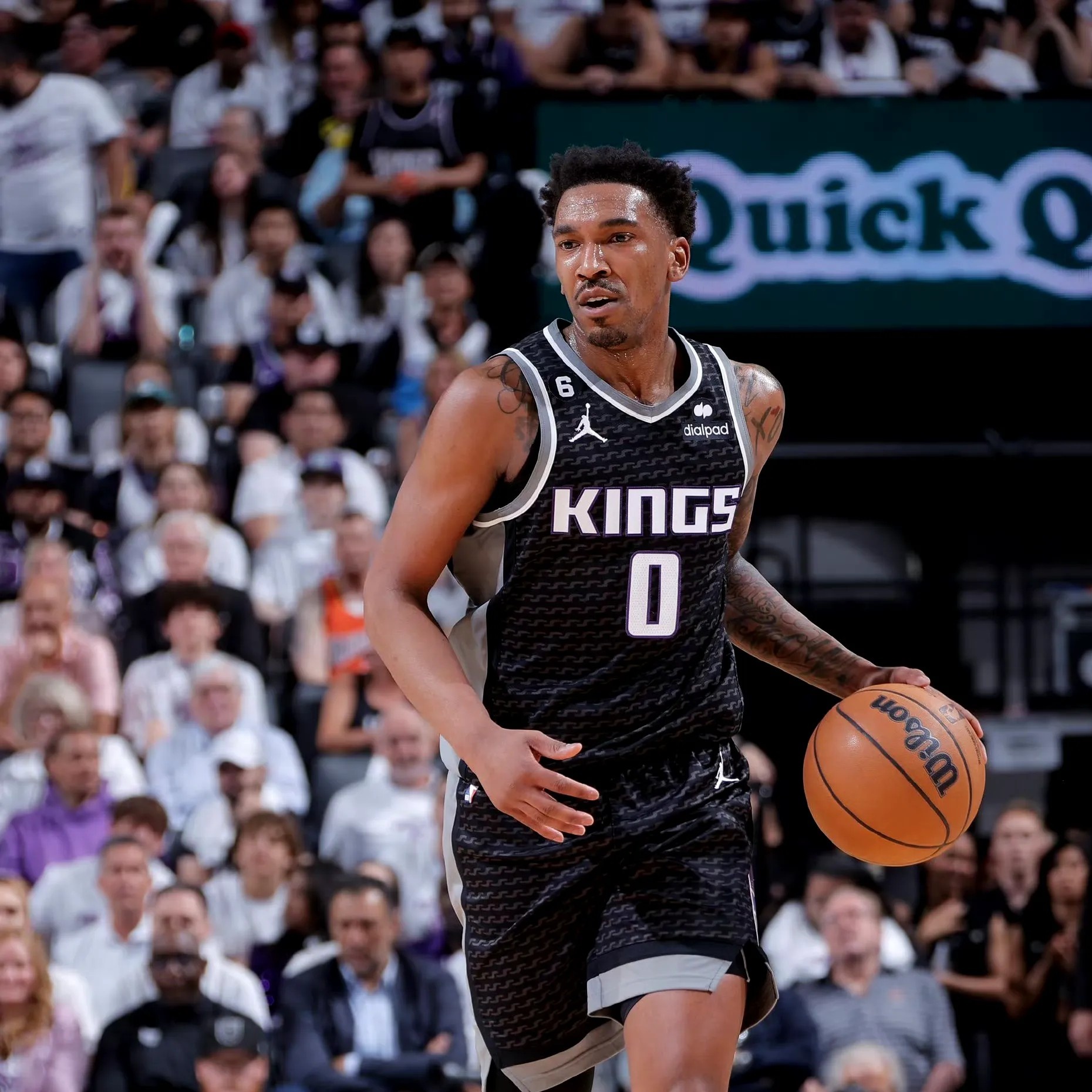 快船力擒太阳，保住希望！全力争取晋级决赛机会的简单介绍