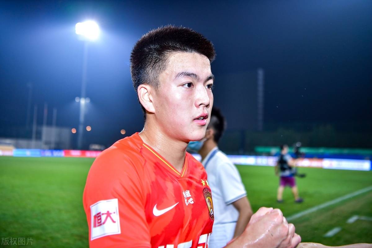 开云体育官方网站-包含广州队告急！外援状态低迷成败存疑的词条