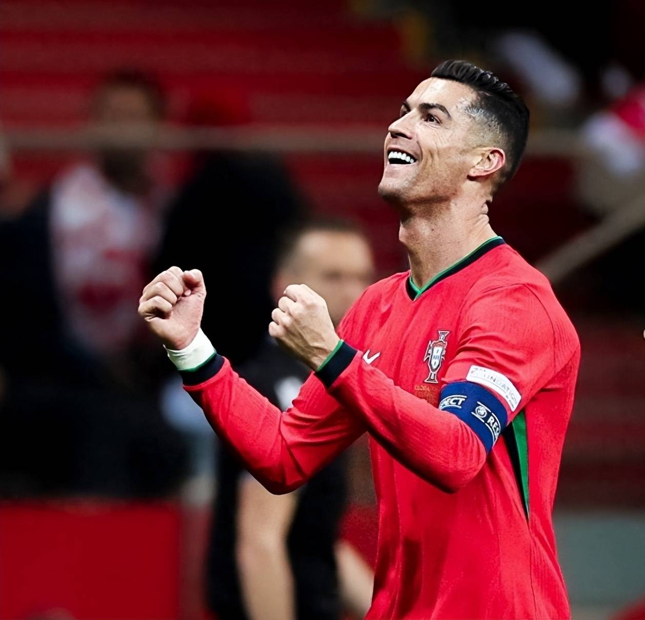 葡萄牙选手突然发力,夺得亚军 葡萄牙选手突然发力,夺得亚军