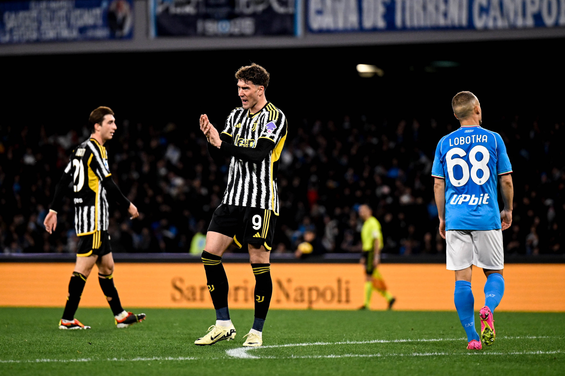 开云体育直播-包含尤文图斯客场惨败意甲卫冕梦碎的词条