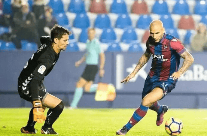 包含维戈塞尔塔客场得分，巴伦西亚不甘示弱的词条