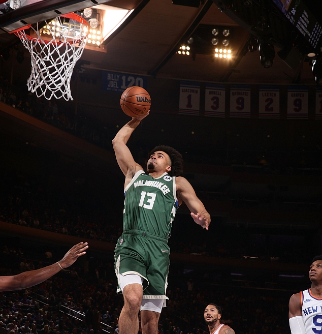 开云体育官方网站-关于雄鹿完胜四川队，布克状态火热的信息