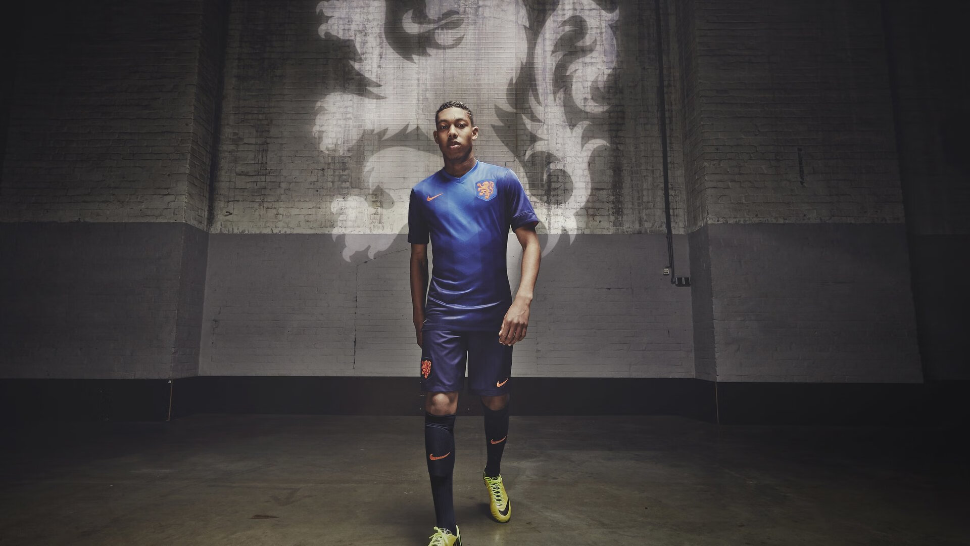 范戴克领军破阵,丹麦轻骑过关—欧洲杯赛场上的战术与意志双重奏