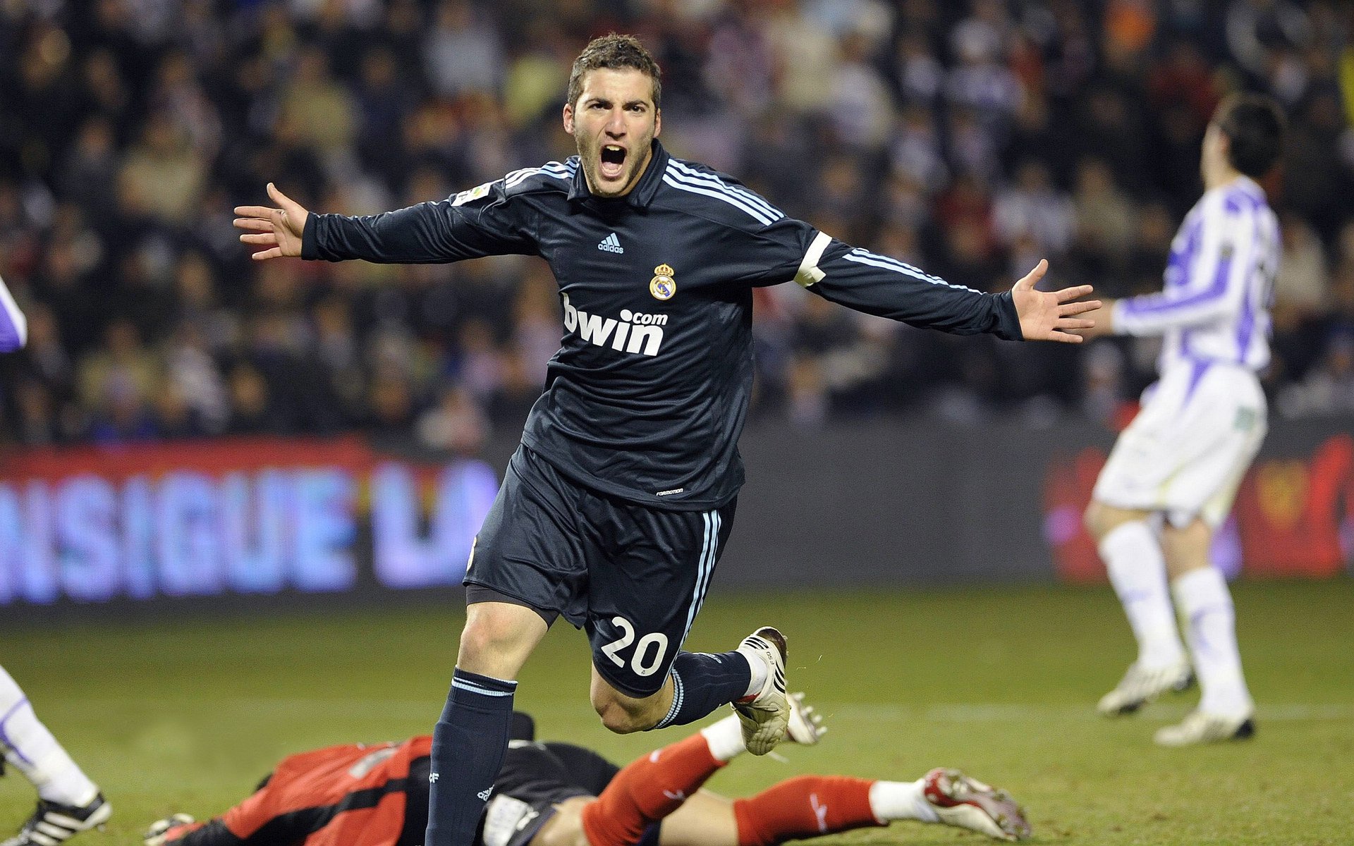 迪亚斯奥运前哨战封神！德国狂胜马赛背后的接管者哲学