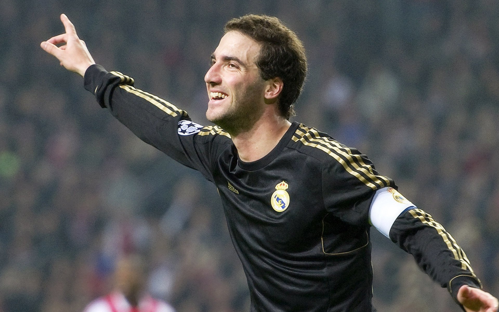 当南大王遭遇大黄蜂，加维如何定义大场面先生？